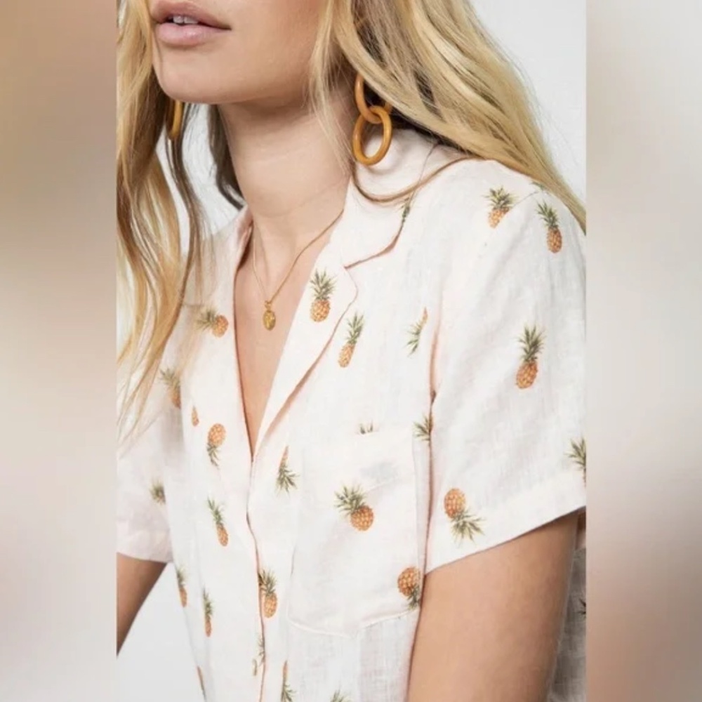Rails Linen Pineapple Fruit Novelty Camp shirt Cropped Button Front Tropical
